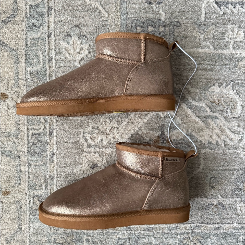 NWT BearPaw Gold Metallic Booties